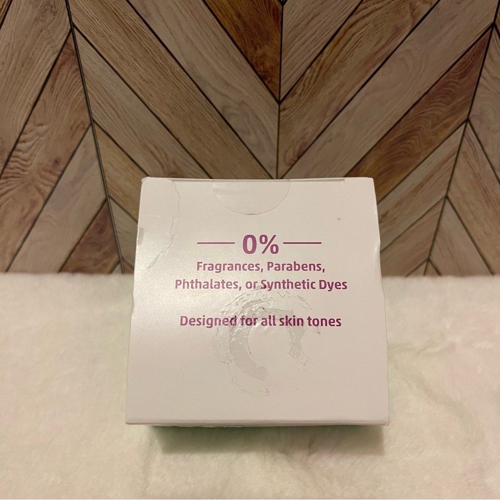 UnopenedDermaGeekSkincareSet - Picture 11 of 12